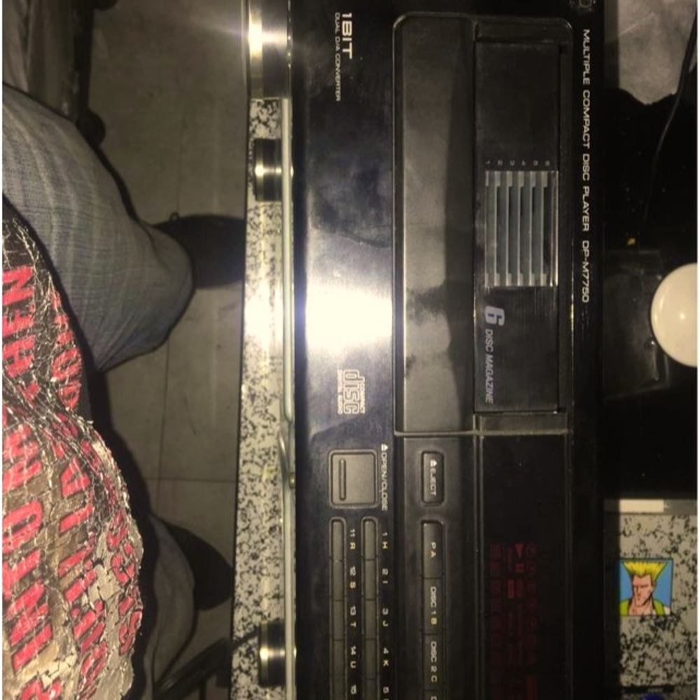 Kenwood 6 Track DVD Player very good condition trying to get rid of it fast